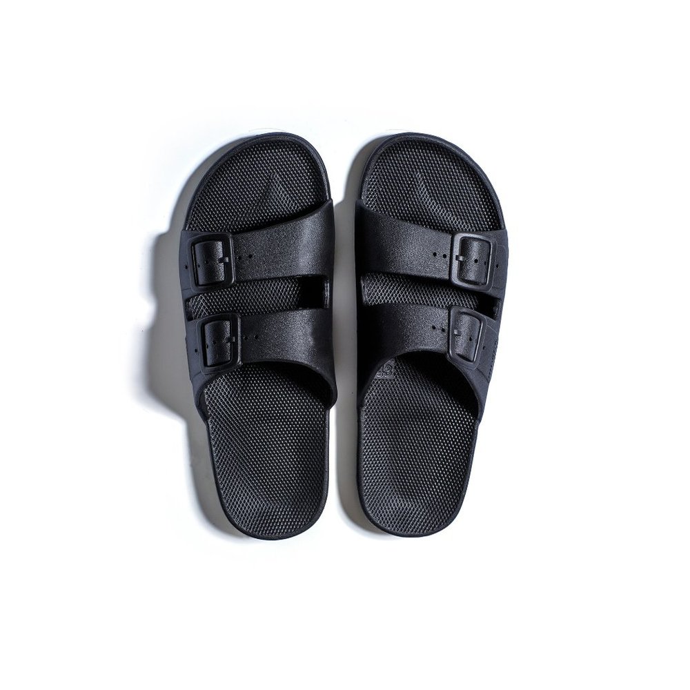 NWT Freedom Moses Two Band Slides 8/9
